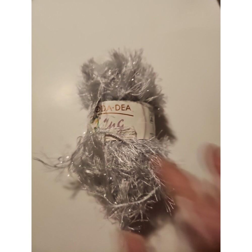 Moda Dea ZING YARN Metallic EYELASH~Misty~1.76 oz Skein 87yd New!